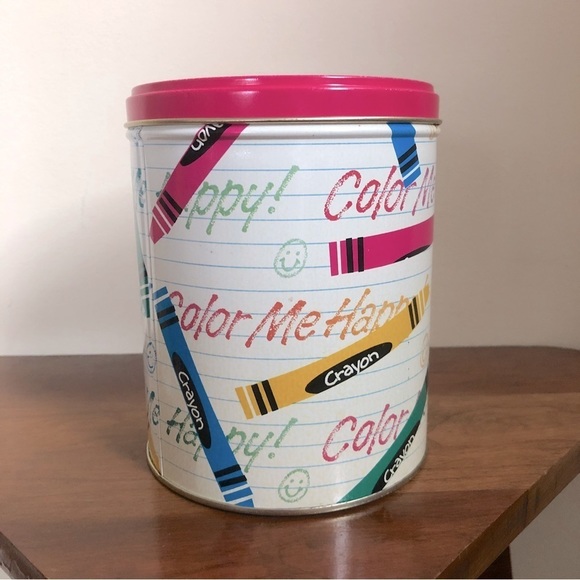 Vintage crayon themed tin - Picture 2 of 8